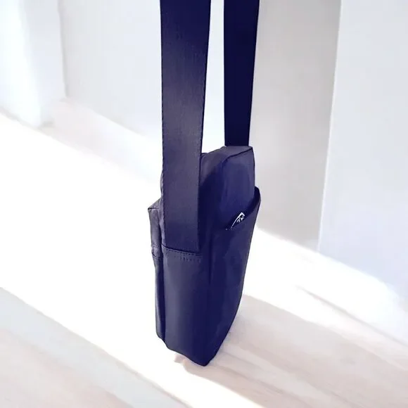 NWOT Septwolves Crossbody Bag Navy Blue - Picture 6 of 7